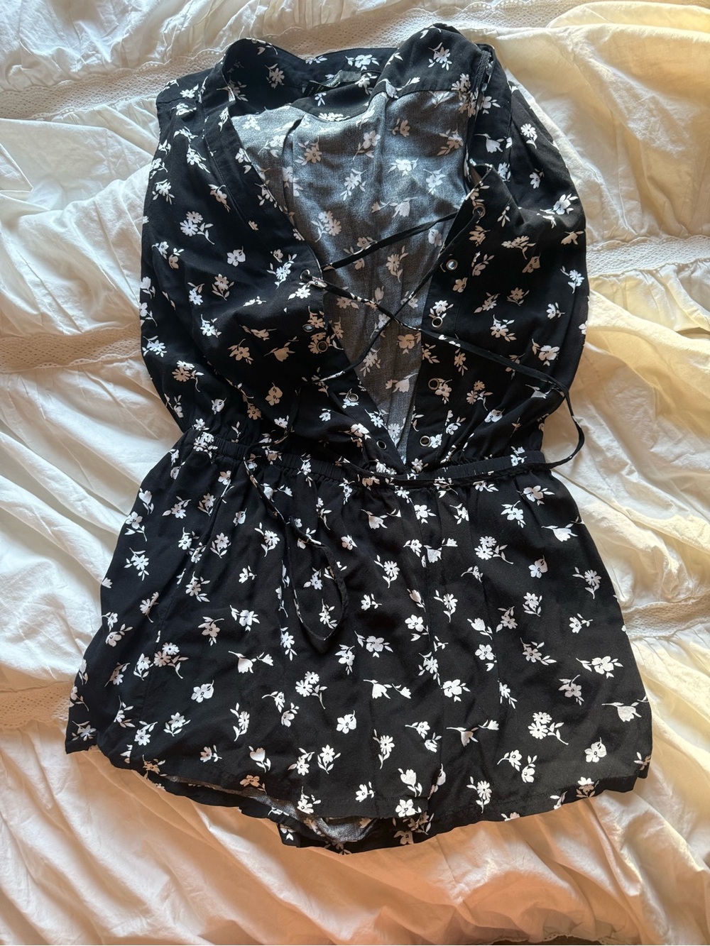 Forever 21 Black Floral Lace-Up Romper